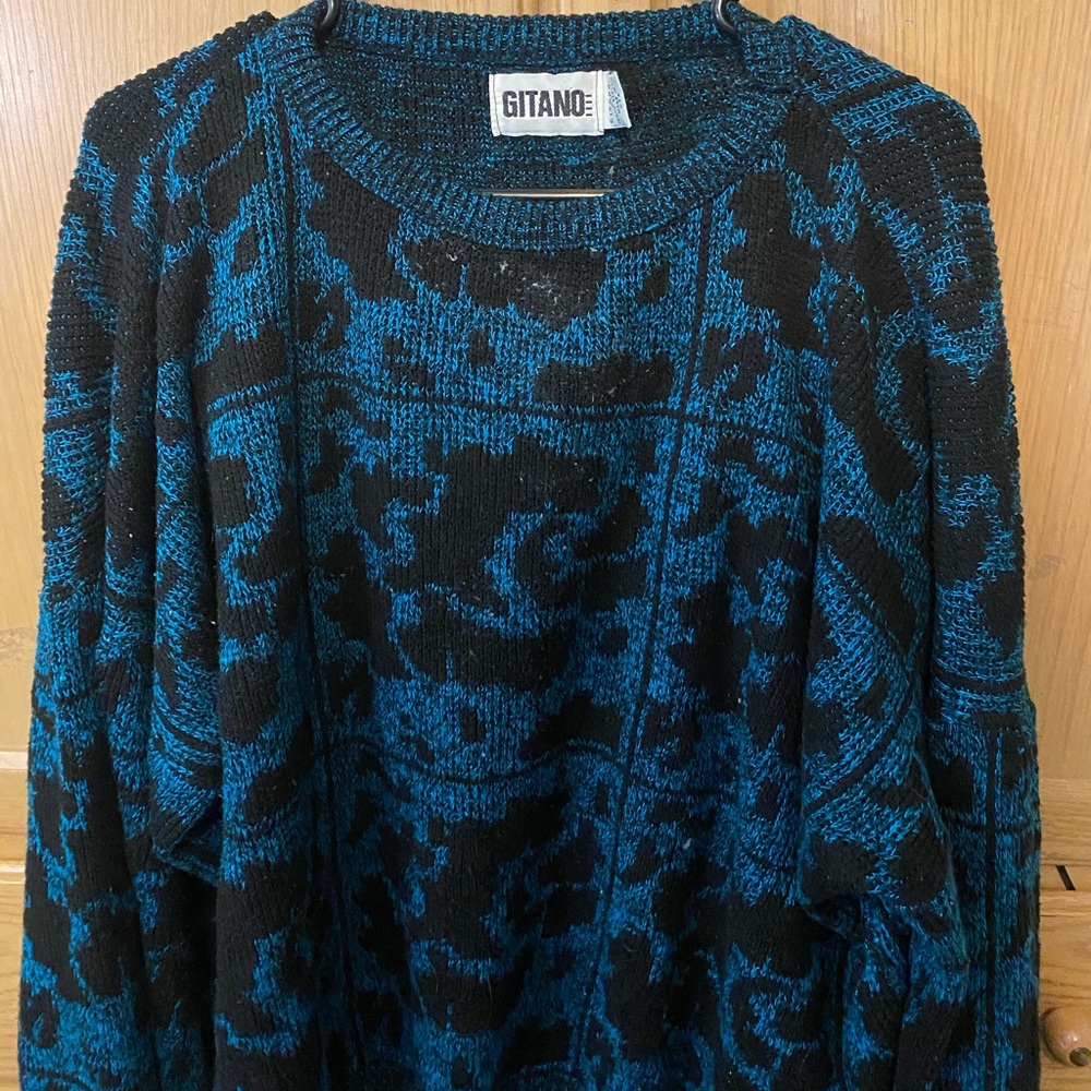 Men’s vintage crew neck sweater!